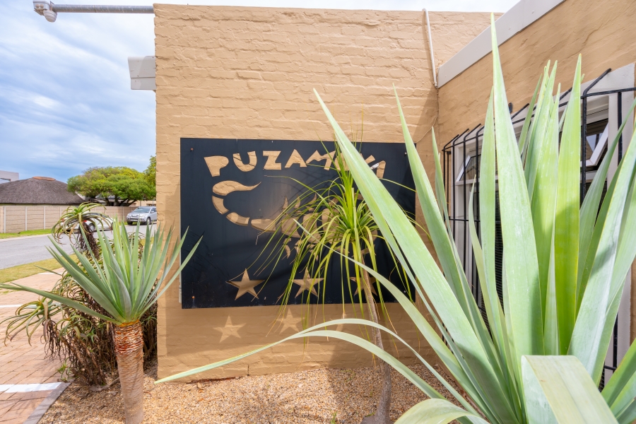 6 Bedroom Property for Sale in Middedorp Western Cape